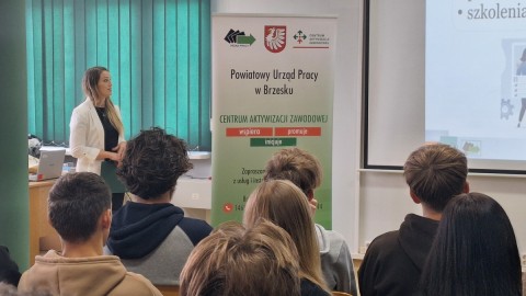 Spotkanie maturzystów z Technikum im. J. Piłsudskiego z przedstawicielami Powiatowego Urzędu Pracy w Brzesku