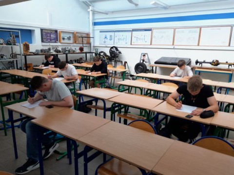 Najlepszy w zawodzie kierowca-mechanik Zielonka 2024