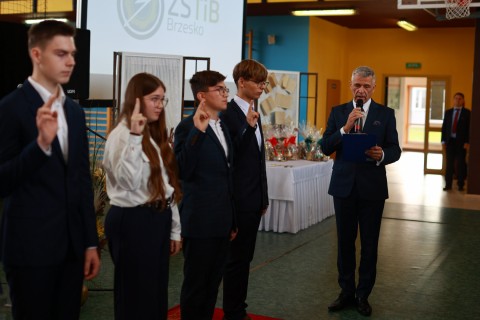 Nauczanie to patrzenie na świat - Dzień Edukacji Narodowej w brzeskim Zespole Szkół Technicznych i Branżowych
