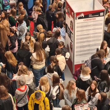 Ekonomiści z Technikum im. J. Piłsudskiego na 27. Międzynarodowych Targach Książki