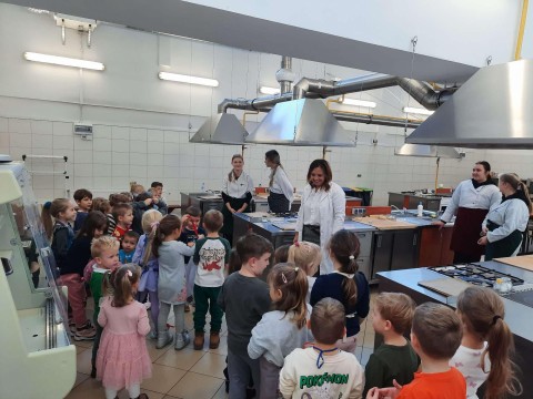 Przedszkolaki z wizytą na Zielonce - warsztaty w Zespole Szkół Technicznych i Branżowych w Brzesku