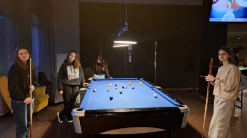 „Mikołajki” młodzieży z Technikum im. J. Piłsudskiego w Brzesku w Centrum Rozrywkowo – Konferencyjnym Planeta w Brzesku