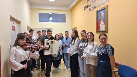 „Świąteczne akcje” w Technikum im. J. Piłsudskiego w Brzesku
