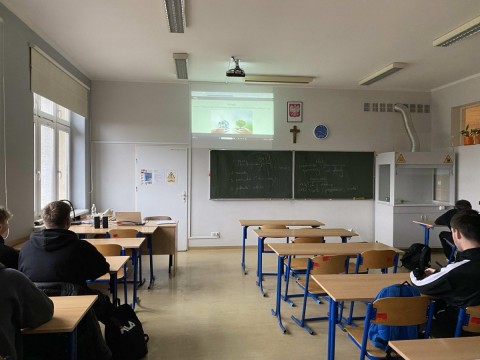 Warsztaty pt. „Zachowania proekologiczne - równowaga ekologiczna i odpowiedzialność za środowisko” w Technikum im. J. Piłsudskiego w Brzesku