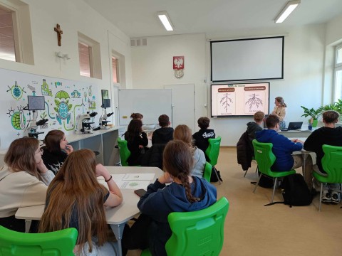 Lekcja biologii metodą CLIL w Koperniku