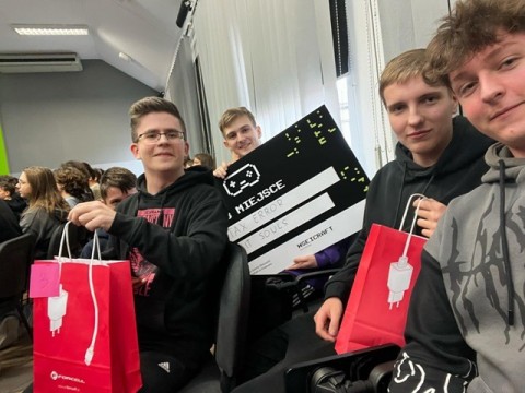 Ogromny sukces Informatyków z Technikum im. J. Piłsudskiego w Brzesku!