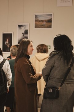Technikum im. J. Piłsudskiego w Brzesku: Wystawa fotograficzna pt. ‘Zatrzymane chwile- młode oczy, wielkie historie’