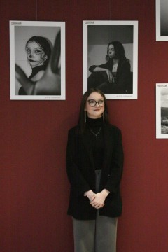 Technikum im. J. Piłsudskiego w Brzesku: Wystawa fotograficzna pt. ‘Zatrzymane chwile- młode oczy, wielkie historie’