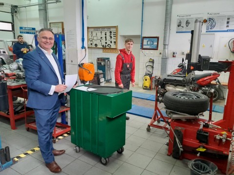Uczniowie z Zielonki w konkursie „Zdobywamy Kwalifikacje w Branży Motoryzacyjnej”