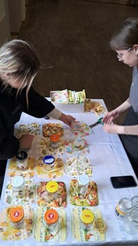 Śniadanie wielkanocne - poszukiwanie smaków regionu przez uczniów z Zielonki