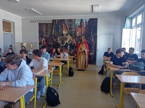 Obchody 1000-lecia Królestwa Polskiego w Technikum im. J. Piłsudskiego w Brzesku: Dzień z Bolesławem Chrobrym oraz gra planszowa ‘Znam historię Polski’