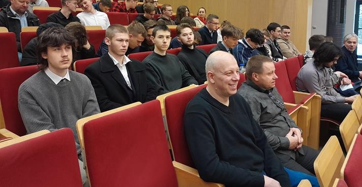 Sukces uczniów z Zielonki w etapie krakowskim XLVIII Olimpiady Wiedzy Elektrycznej i Elektronicznej!