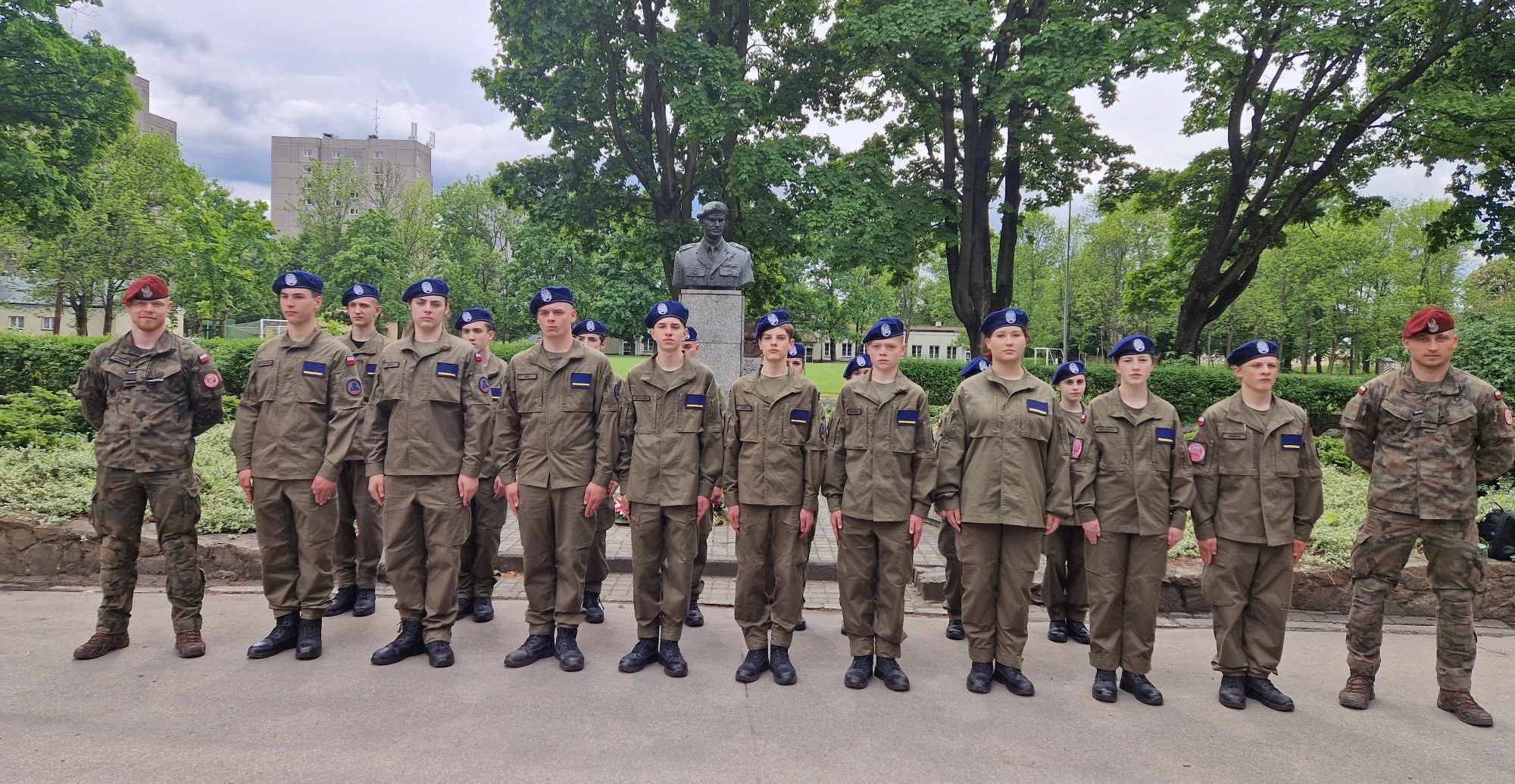 Przeszkolenie wojskowe w Jednostce Wojskowej 16 Batalionu Powietrzno-Desantowego w Krakowie.