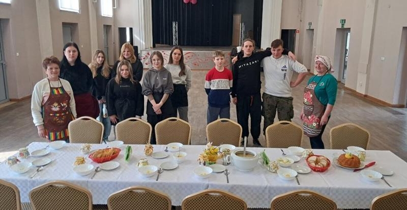Śniadanie wielkanocne - poszukiwanie smaków regionu przez uczniów z Zielonki