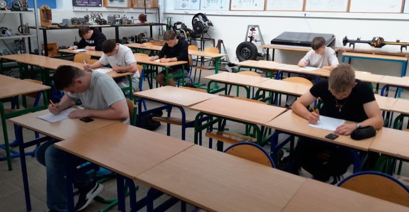 Najlepszy w zawodzie kierowca-mechanik Zielonka 2024