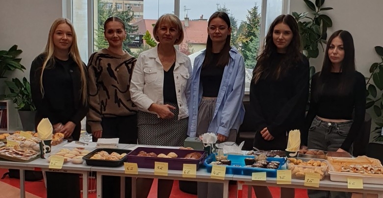 Charytatywna akcja wolontariuszy z Technikum im. J. Piłsudskiego w Brzesku na rzecz Schroniska dla zwierząt w Borku