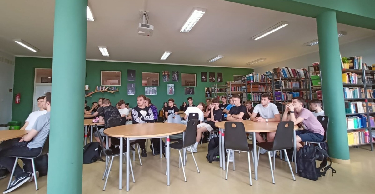 Technikum im. J.Piłsudskiego w Brzesku: Prelekcja „Segregacja odpadów oraz ograniczanie ich powstawania”