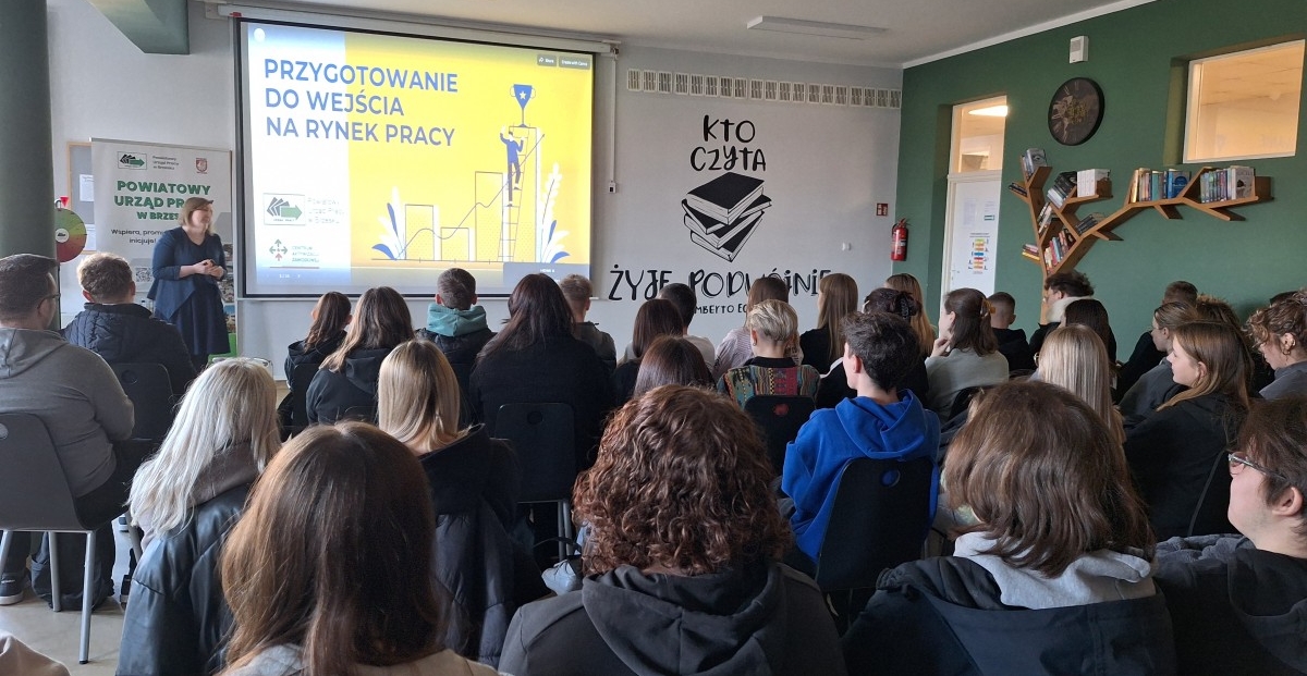 Technikum im. J. Piłsudskiego: Spotkanie maturzystów z przedstawicielami Powiatowego Urzędu Pracy w Brzesku