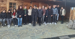 "Zapomniane przepisy” - warsztaty kulinarne dla uczniów z Zielonki w staropolskiej stodole w Uszwi