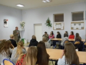 Spotkanie uczniów LO w Brzesku z dziennikarzem Tadeuszem Belerskim
