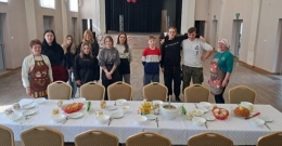 Śniadanie wielkanocne - poszukiwanie smaków regionu przez uczniów z Zielonki