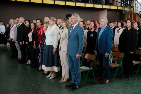 Zakończenie szkoły nie jest końcem, lecz początkiem nowego rozdziału w życiu... – pożegnanie maturzystów w ZSTiB