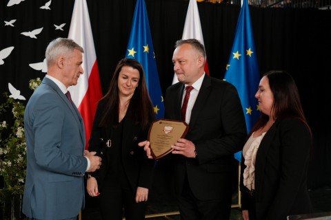 Zakończenie szkoły nie jest końcem, lecz początkiem nowego rozdziału w życiu... – pożegnanie maturzystów w ZSTiB