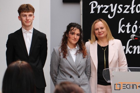 Pożegnanie uczniów klas maturalnych z Technikum im.  J.Piłsudskiego w Brzesku