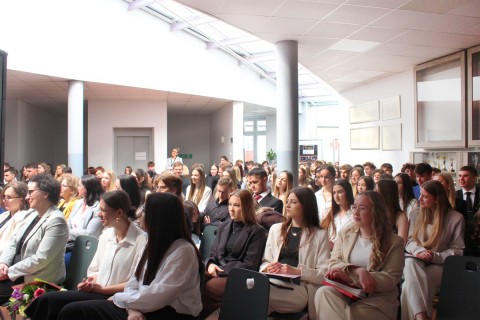 Pożegnanie uczniów klas maturalnych z Technikum im.  J.Piłsudskiego w Brzesku