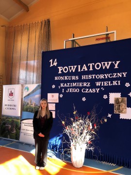 Laury dla Julii w XIV Powiatowym Konkursie Historycznym z ZSTiB