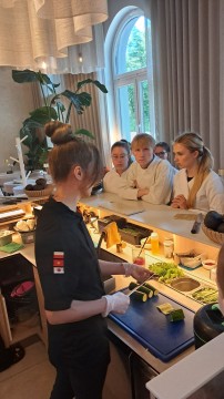 Wyjście zawodoznawcze 2bbk z Zielonki - CZARNY SEZAM restauracja orientalna