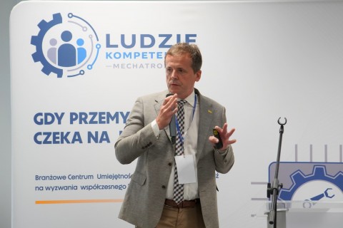 Ludzie ważniejsi od technologii