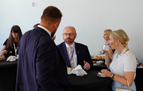 Ludzie ważniejsi od technologii