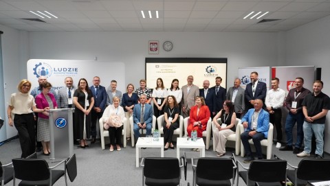 Ludzie ważniejsi od technologii