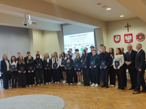 Stypendia i certyfikaty ukończenia staży zawodowych Uczniów Technikum im. Józefa Piłsudskiego w Brzesku!
