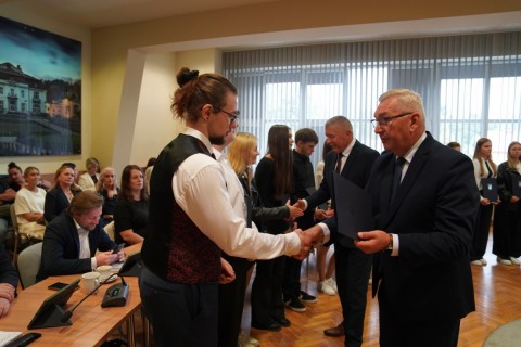 Stypendia i certyfikaty ukończenia staży zawodowych Uczniów Technikum im. Józefa Piłsudskiego w Brzesku!