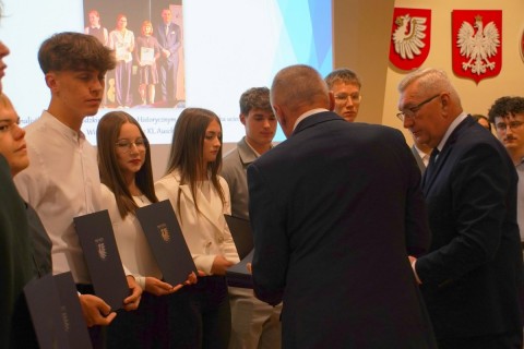 Stypendia i certyfikaty ukończenia staży zawodowych Uczniów Technikum im. Józefa Piłsudskiego w Brzesku!