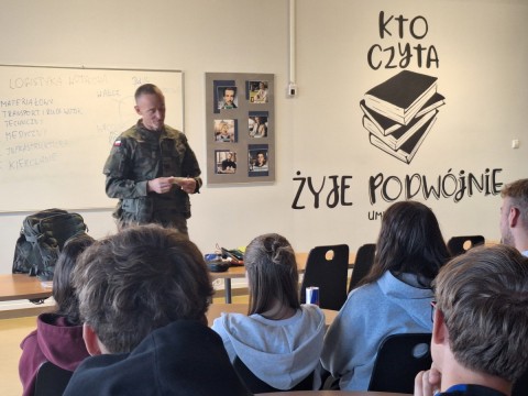 Spotkanie maturzystów z Technikum im. J. Piłsudskiego z przedstawicielami Wojskowego Centrum Rekrutacji w Tarnowie