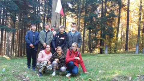 Udział SOSW w Złotej w akcji „SZKOŁA PAMIĘTA”