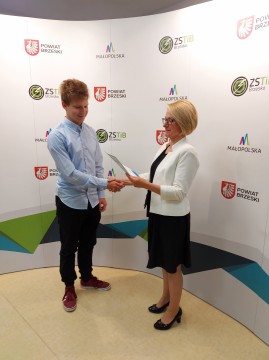 Uczniowie Zielonki latają dronami