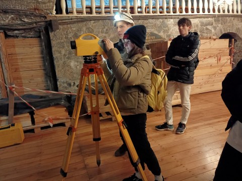 Geodeci z Zielonki na pomiarach w kopalni