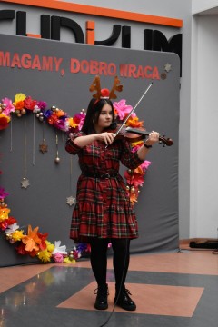 Charytatywny  Kiermasz Mikołajkowy w Technikum im. J. Piłsudskiego