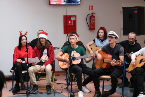 Charytatywny  Kiermasz Mikołajkowy w Technikum im. J. Piłsudskiego