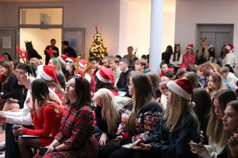 Charytatywny  Kiermasz Mikołajkowy w Technikum im. J. Piłsudskiego