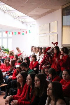 Charytatywny  Kiermasz Mikołajkowy w Technikum im. J. Piłsudskiego