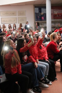 Charytatywny  Kiermasz Mikołajkowy w Technikum im. J. Piłsudskiego