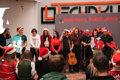 Charytatywny  Kiermasz Mikołajkowy w Technikum im. J. Piłsudskiego