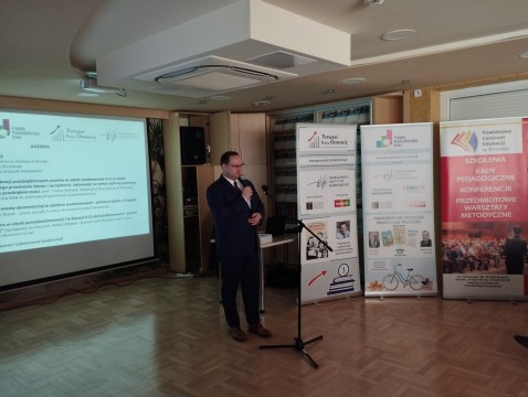 Konferencja „Zmiany w edukacji ekonomicznej dzieci i młodzieży – wyzwania i propozycje”.