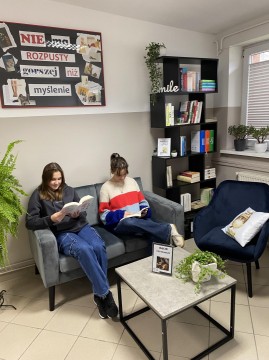 Zmiany w szkolnej bibliotece ZSTiB w Brzesku