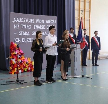 Uroczysta akademia z okazji Dnia Edukacji Narodowej w Technikum im. Józefa Piłsudskiego w Brzesku